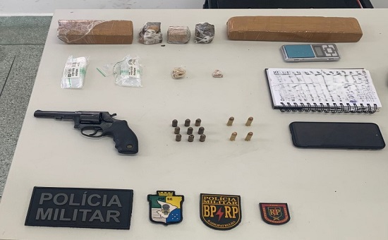 Ação da Radiopatrulha em Aracaju Resulta em Prisão por Tráfico e Posse de Arma