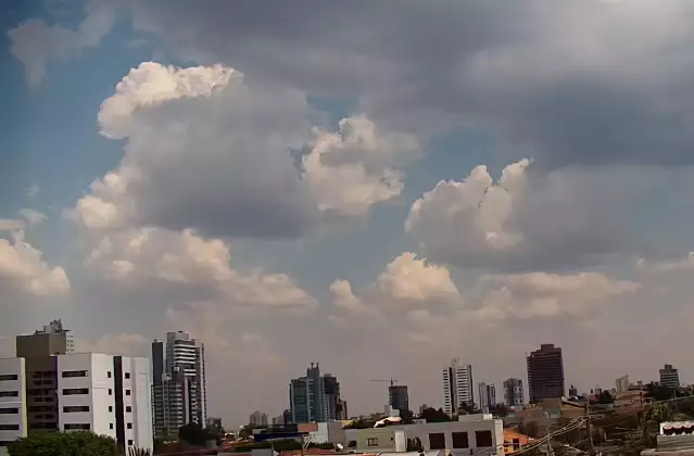 Alerta Máximo em Campo Grande e Mais 65 Municípios de MS: Chuvas Intensas e Ventos Fortes à Vista