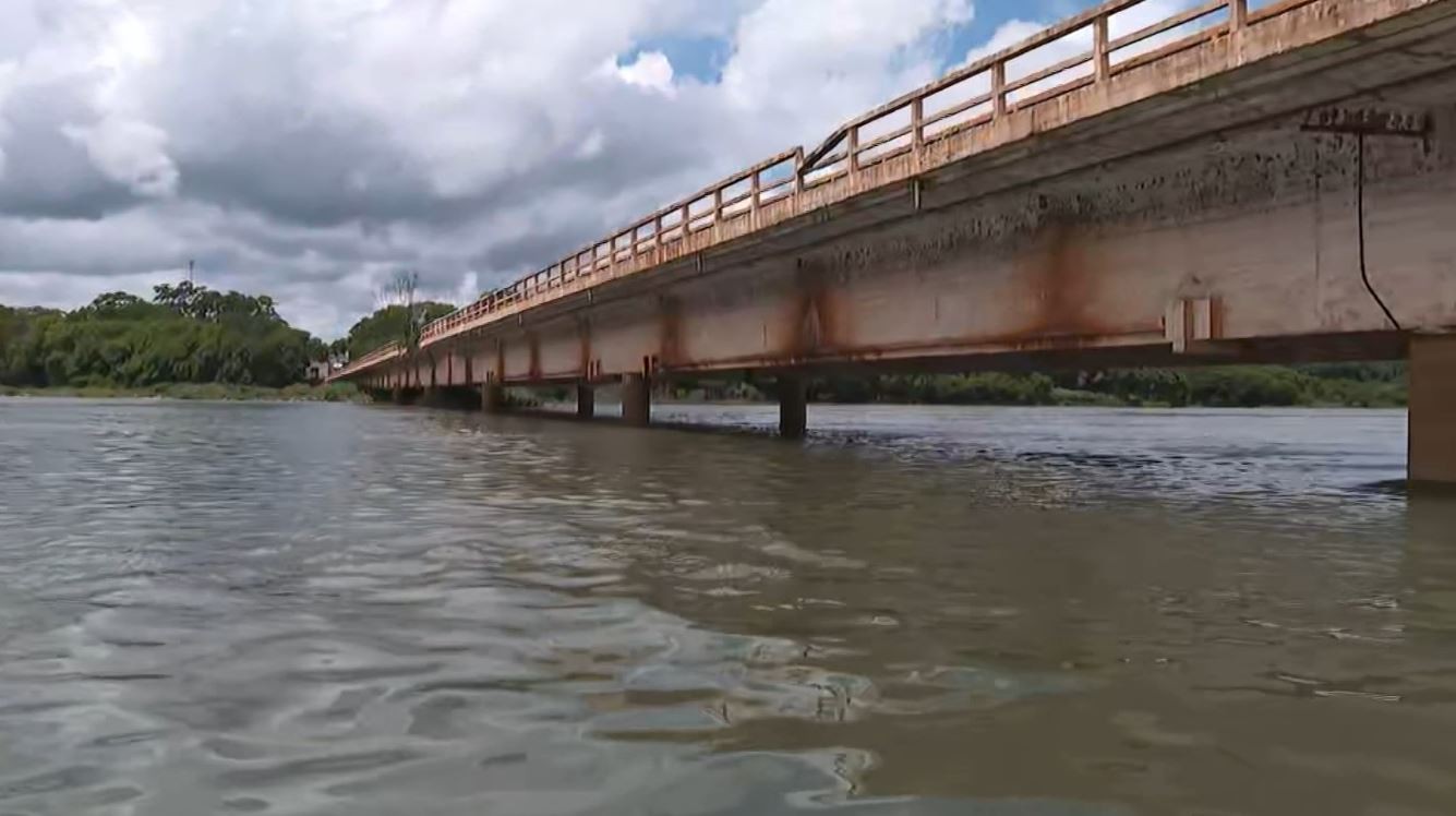 Pescador morre afogado no Rio Grande em MG