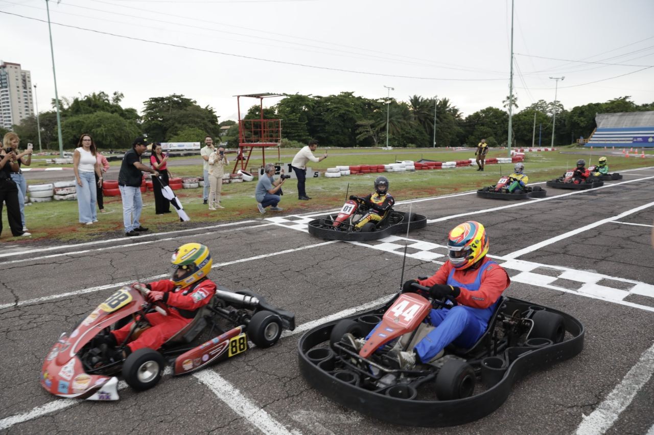 Pelci oferece vagas para aulas de kart gratuitas para jovens em Manaus