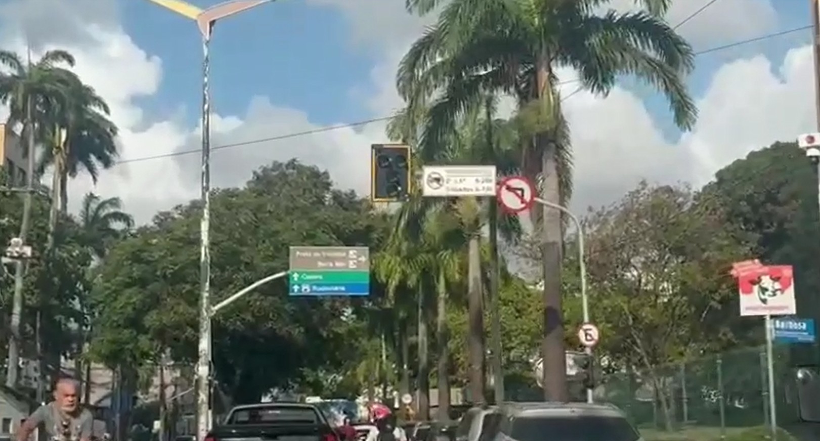 Semáforos apagados afetam trânsito em Fortaleza