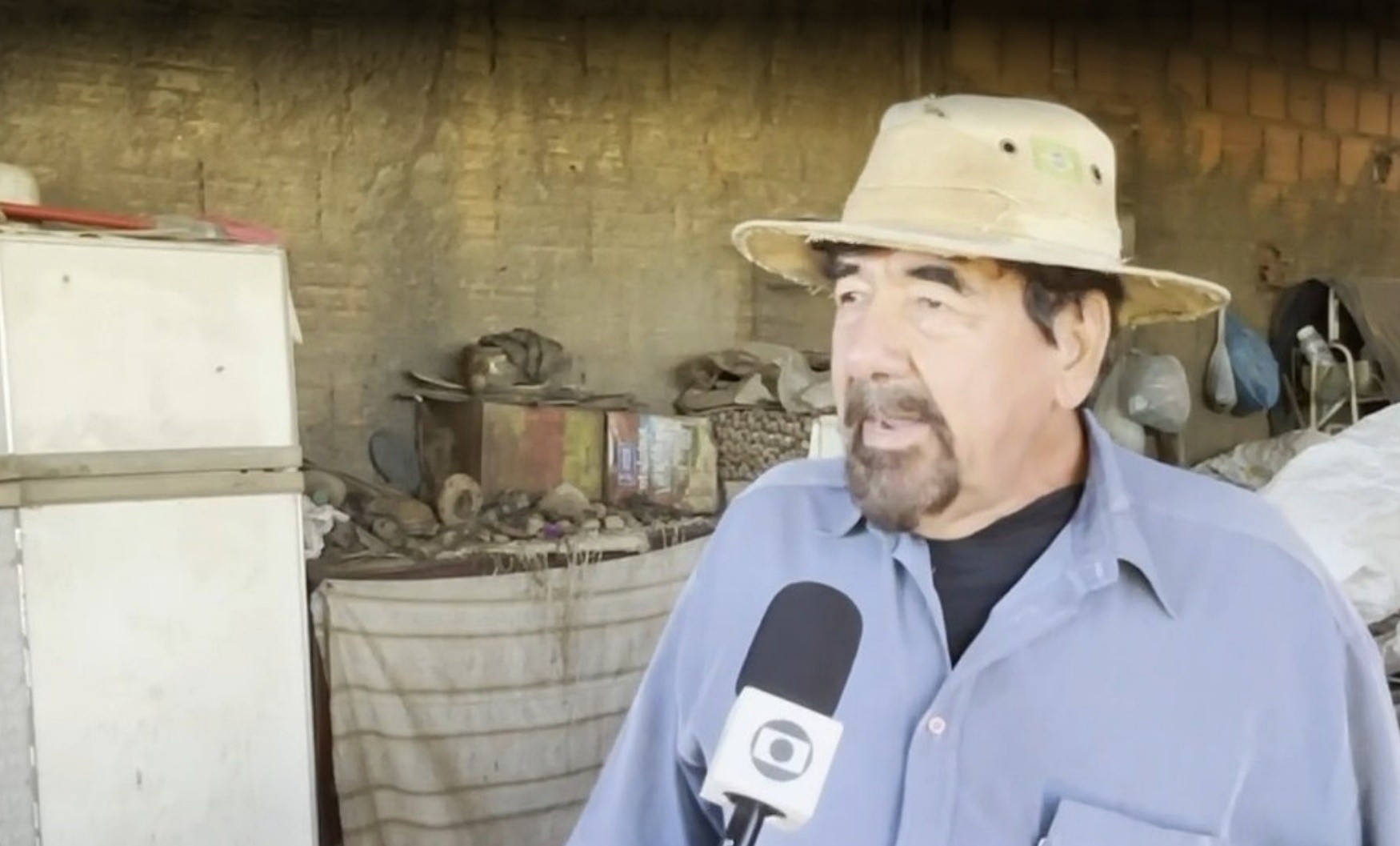 Idoso enfrenta mais de 20 anos sem energia elétrica em comunidade rural de MG