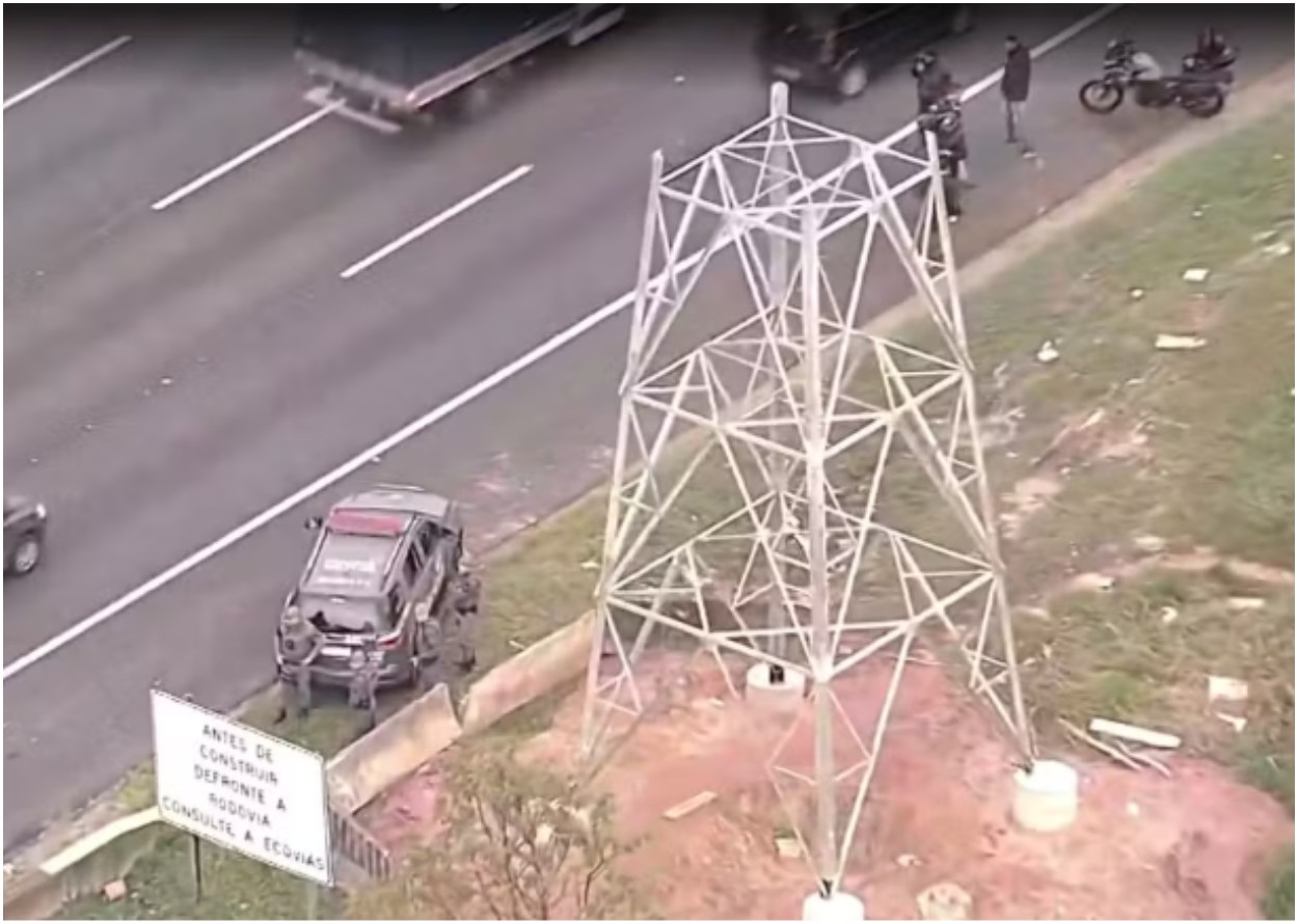 Suspeito é morto pela PM durante troca de tiros na Imigrantes em Diadema