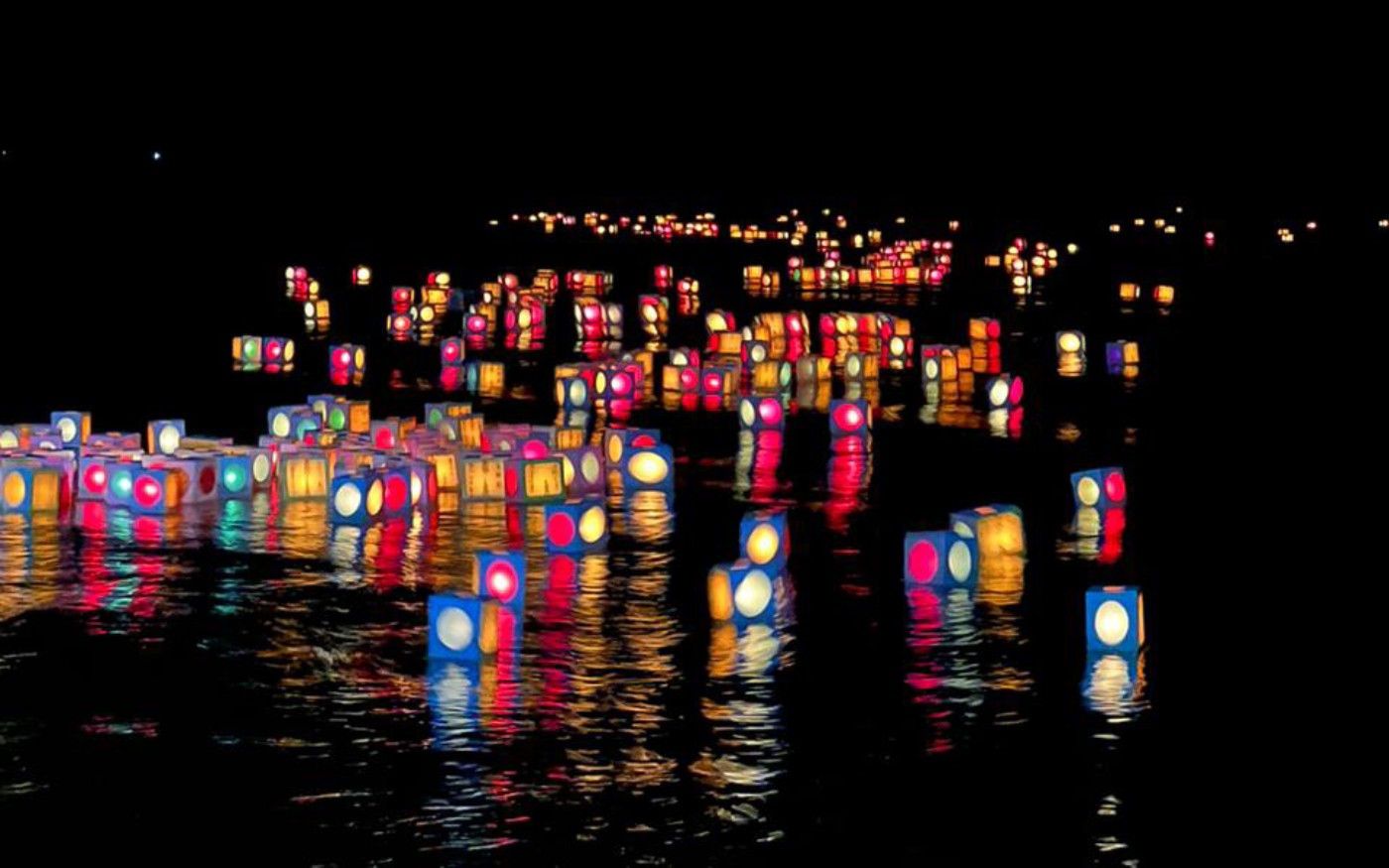 Tooro Nagashi ilumina represa do Paraná com lanternas flutuantes
