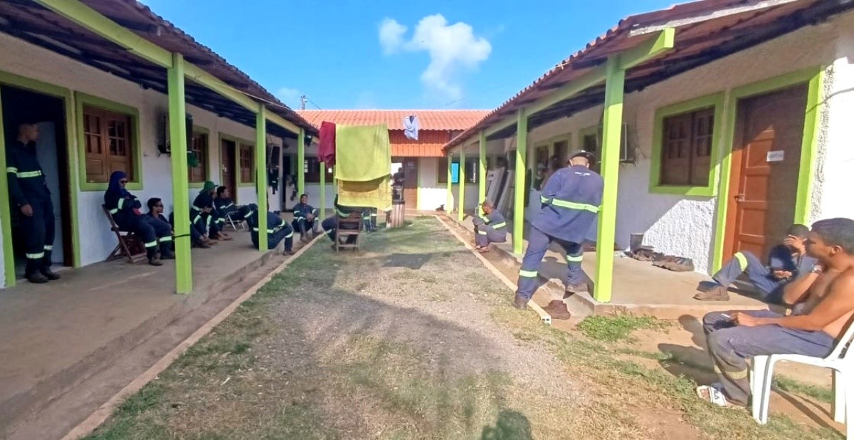 Funcionários da limpeza urbana denunciam condições de trabalho em Noronha