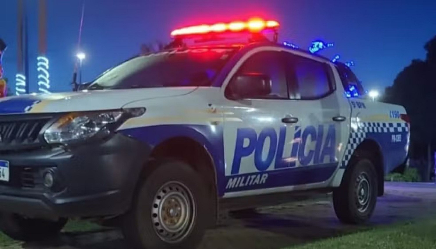 Homem morre após ser esfaqueado pelo namorado de uma mulher