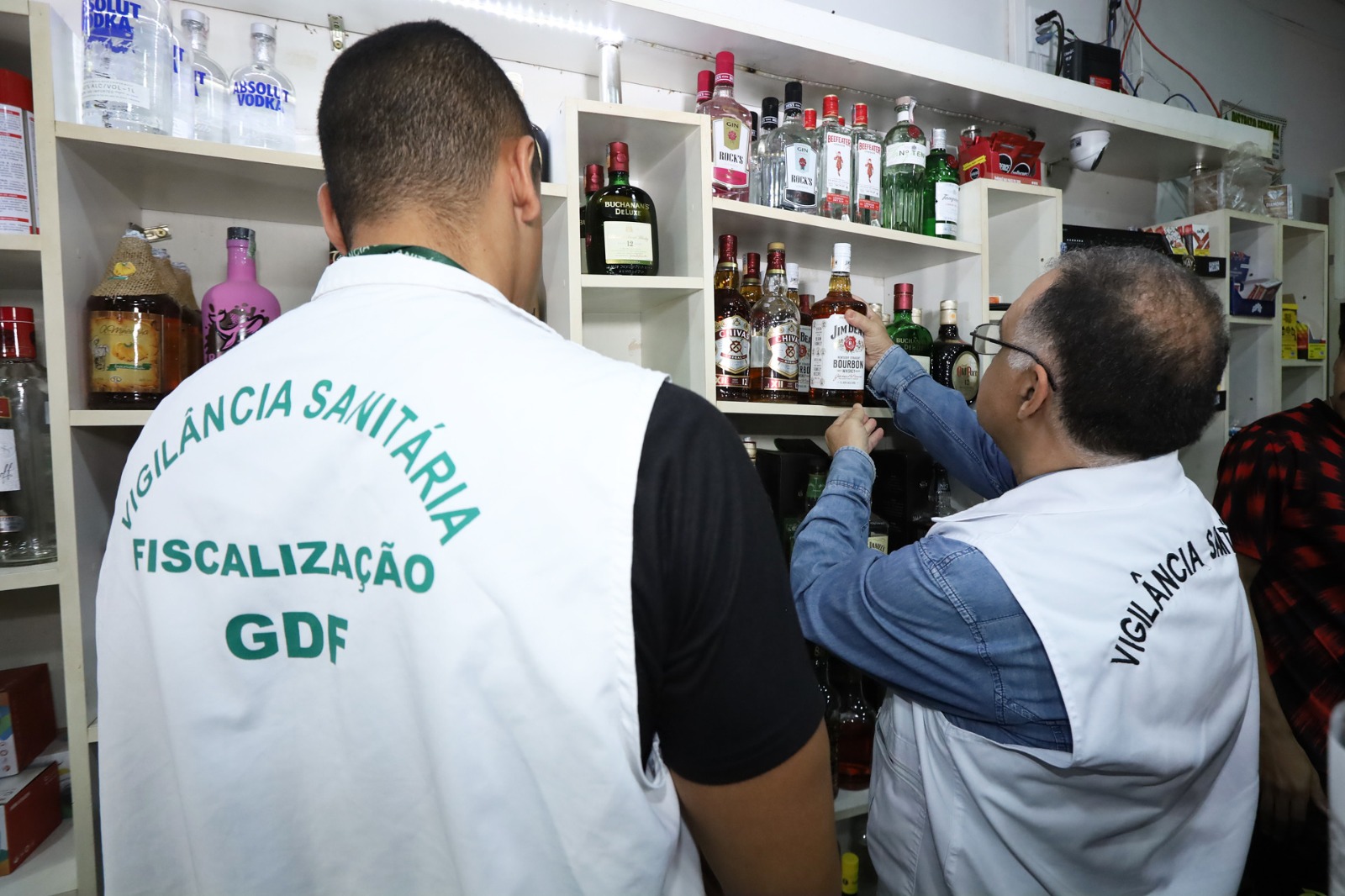 Operação da Vigilância Sanitária Resulta em Autuações e Apreensões em Sobradinho