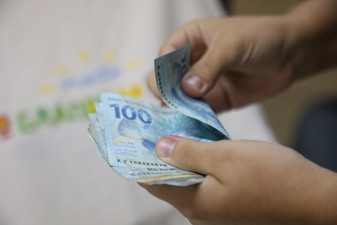 Pagamento antecipado dos salários de outubro em MS
