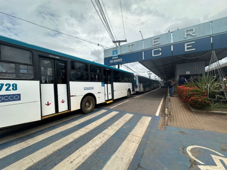 Justiça impede bloqueio do terminal urbano para manifestação em Rio Branco