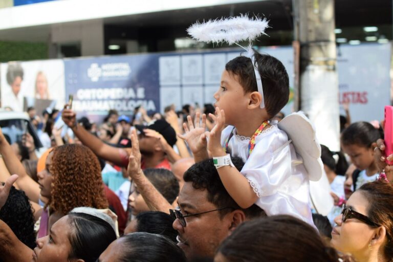 Romaria das crianças do Círio emociona Belém
