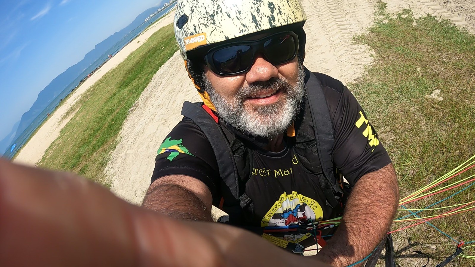Piloto de paraglider relata acidente em Caraguatatuba
