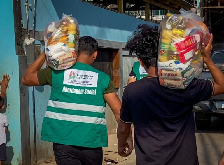 Após incêndio na Baixada Pará, famílias recebem ajuda social em Macapá