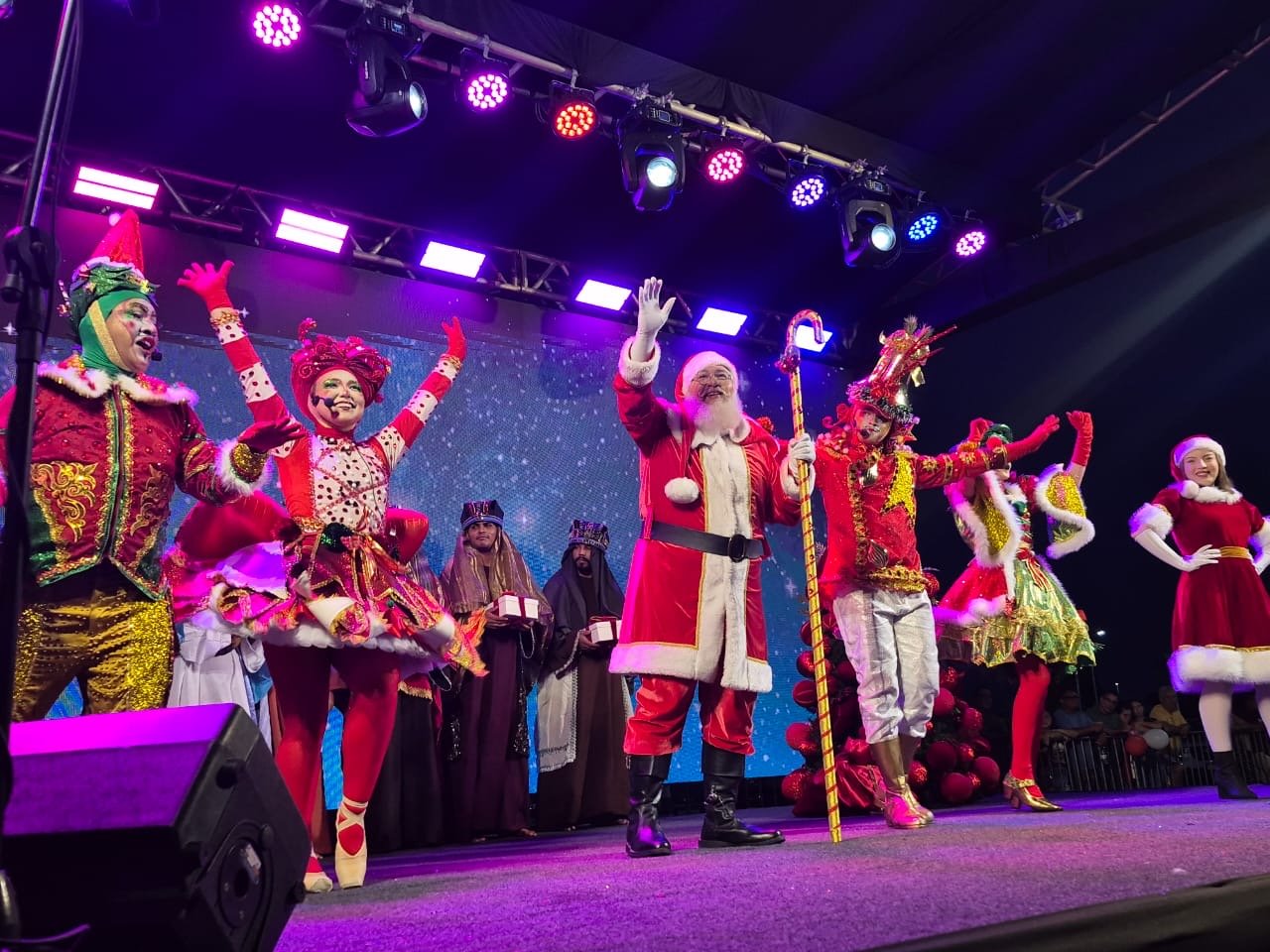 Magia Natalina Ilumina Boa Vista: Pátio Roraima Shopping Inaugura Decoração e Recebe Papai Noel