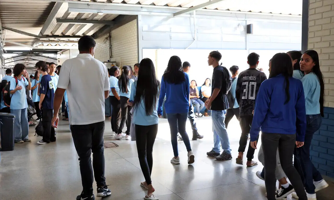 Pé-de-Meia: Saque de R$200 Liberado para Estudantes da Rede Pública; Veja como Acessar