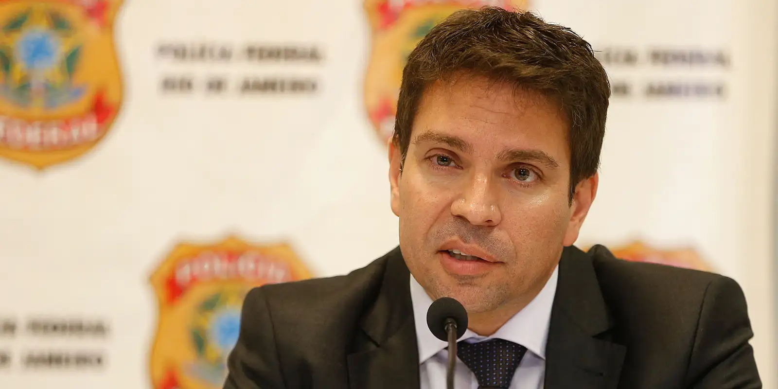 Ramagem é flagrado em Miami e Câmara nega ter autorizado viagem; PSOL pede prisão