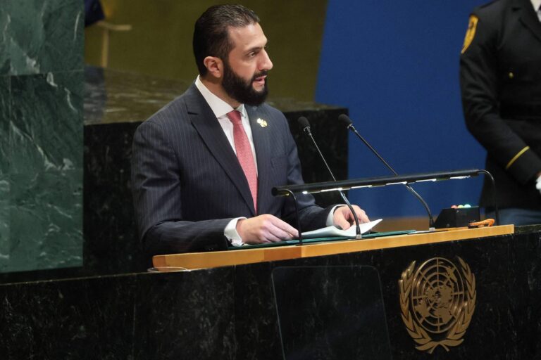 Líder sírio Ahmed al-Sharaa se encontra com Trump em visita histórica