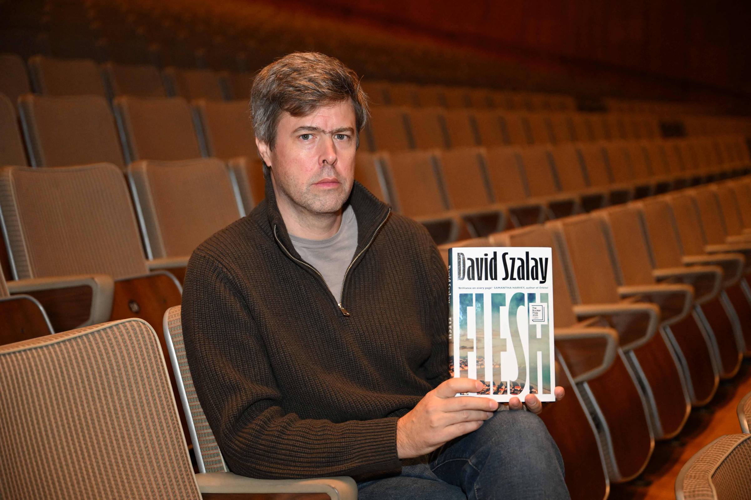 David Szalay é premiado com o Booker pelo romance ‘Flesh’