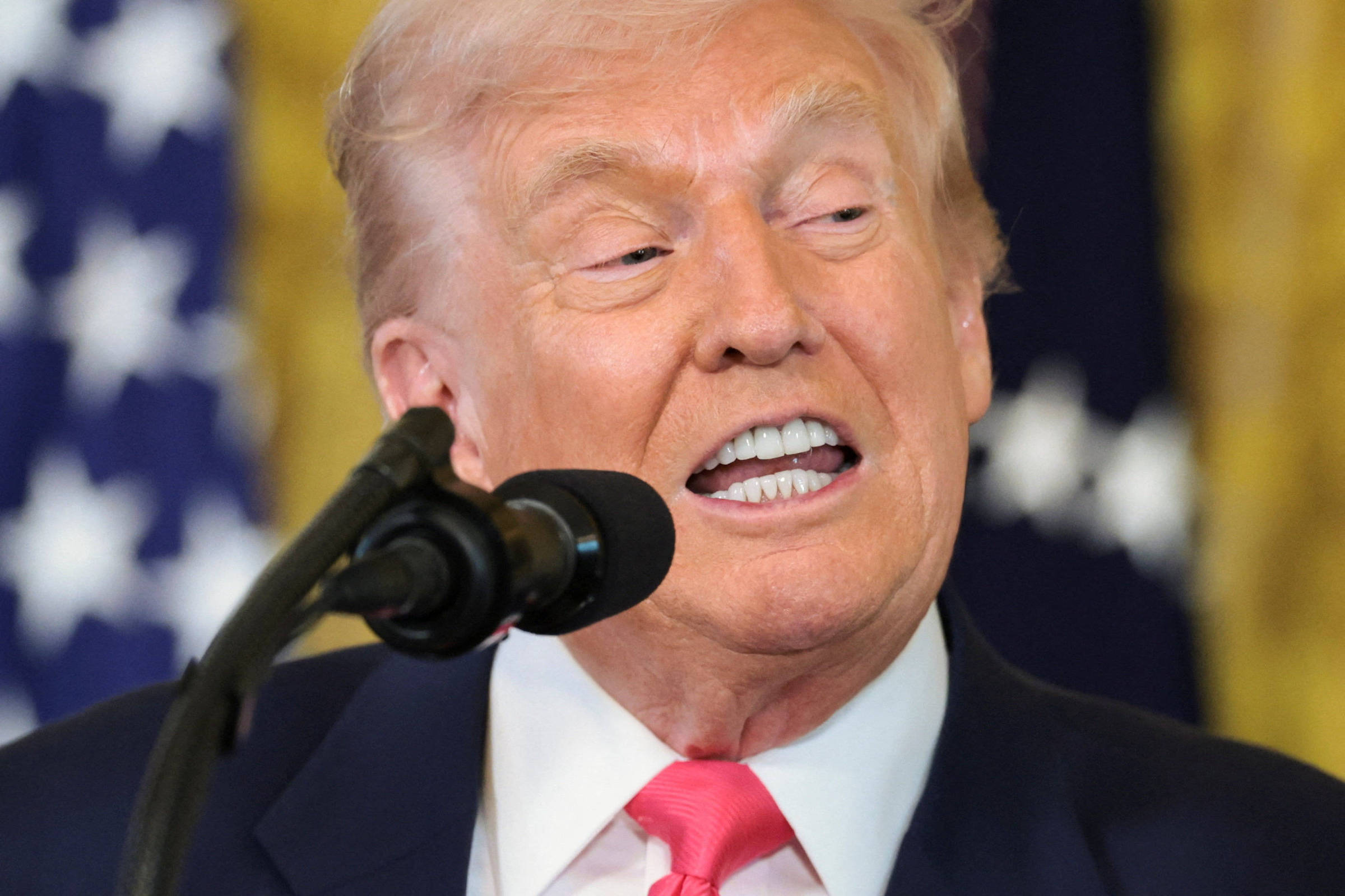Trump critica democratas em meio a polêmica sobre Epstein