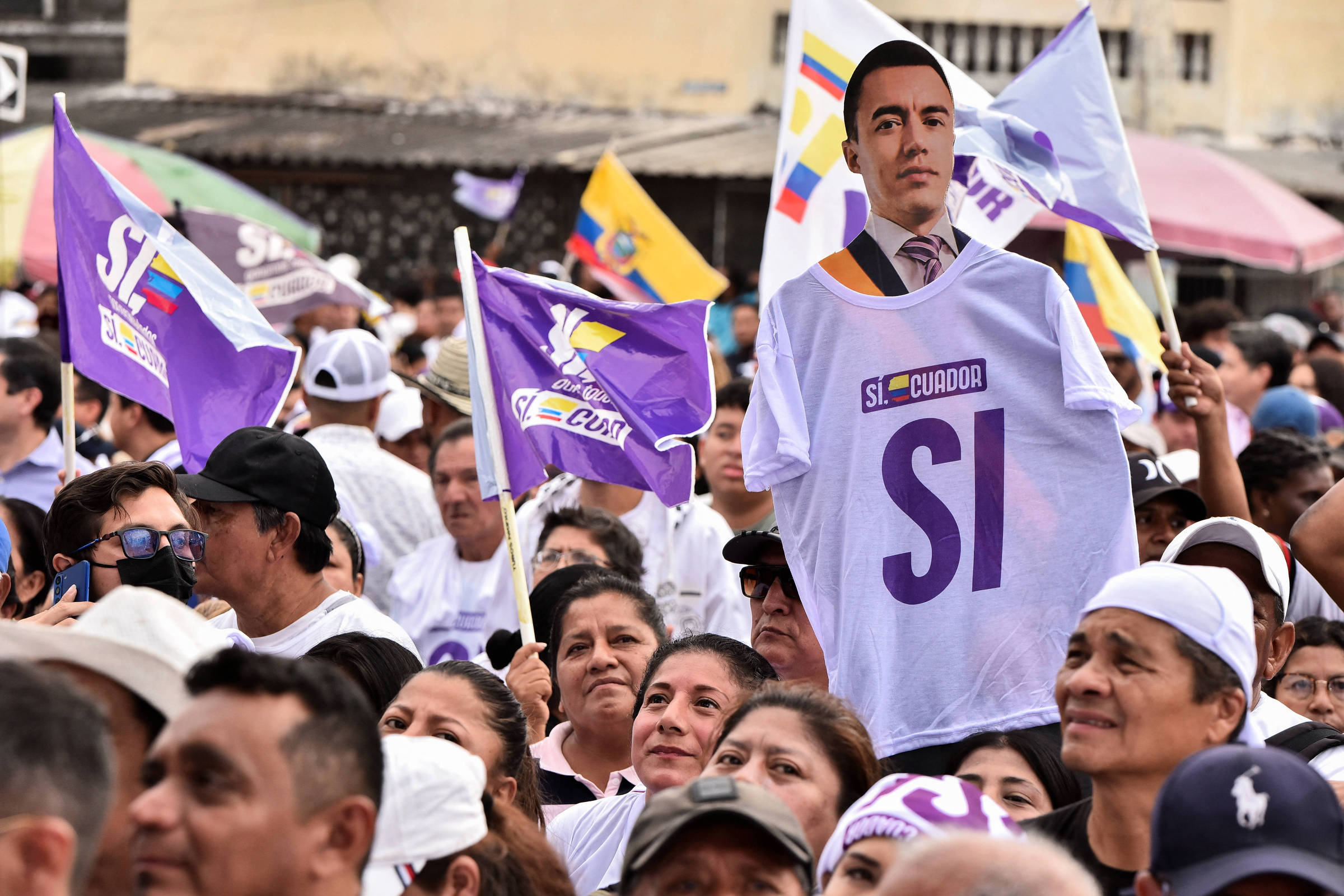 Presidente do Equador anuncia captura de chefe criminoso em dia de referendo