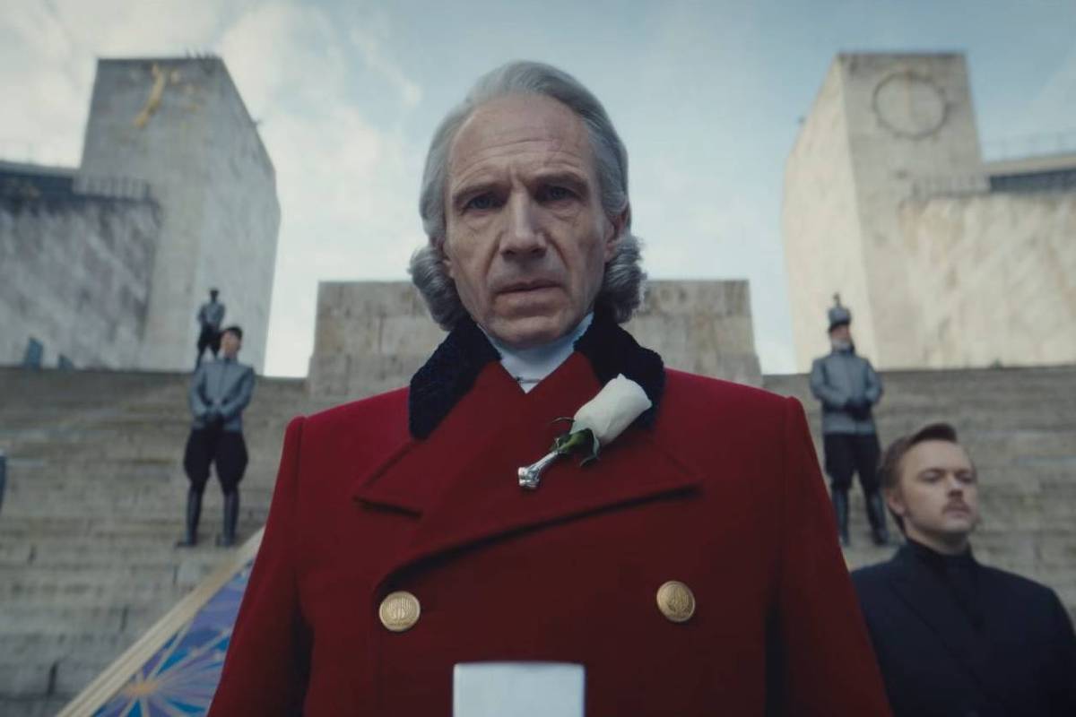 Novo ‘Jogos Vorazes’ apresenta trailer com Ralph Fiennes como vilão