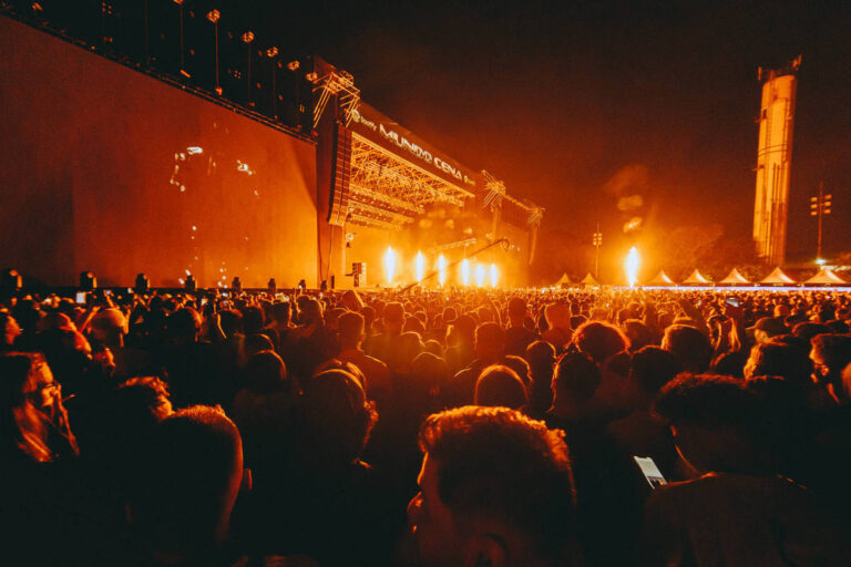 Cancelamento do terceiro dia do Festival Cena 2k após explosão nos bastidores