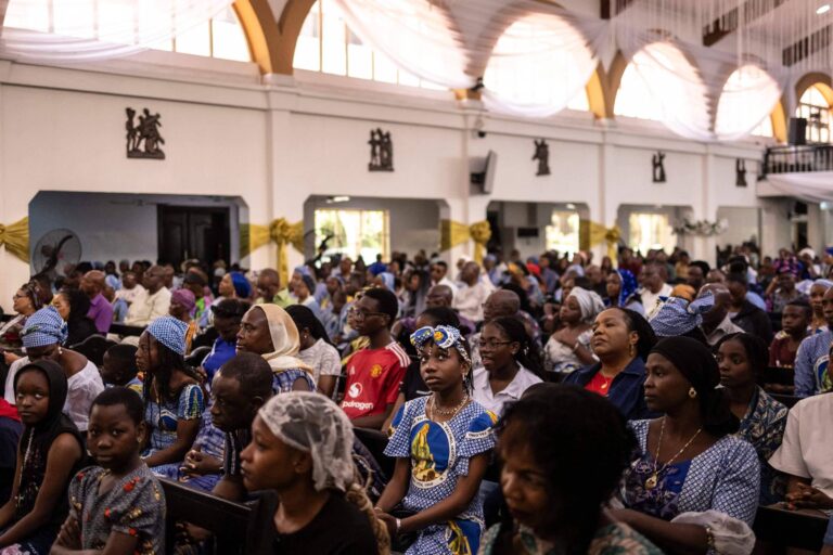Sequestro em massa de estudantes e professores na Nigéria