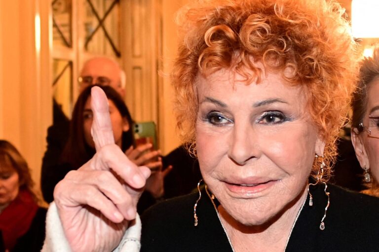 Morre Ornella Vanoni, ícone da música italiana, aos 91 anos