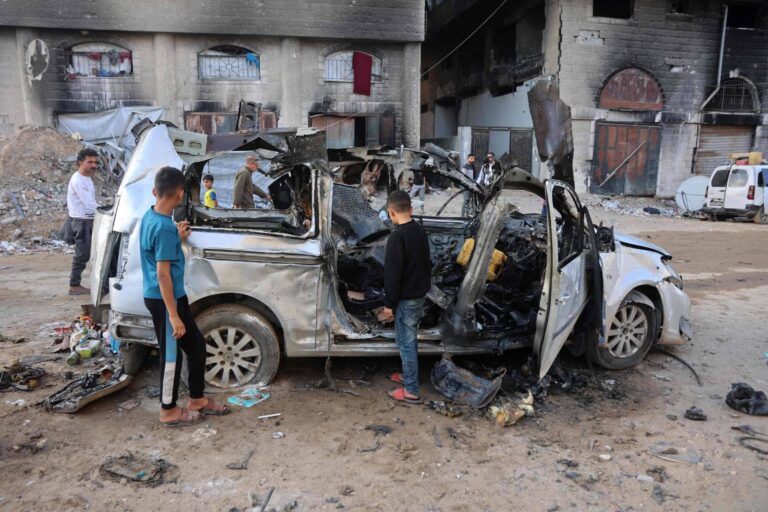Ataques aéreos israelenses em Gaza causam mortes em meio ao cessar-fogo