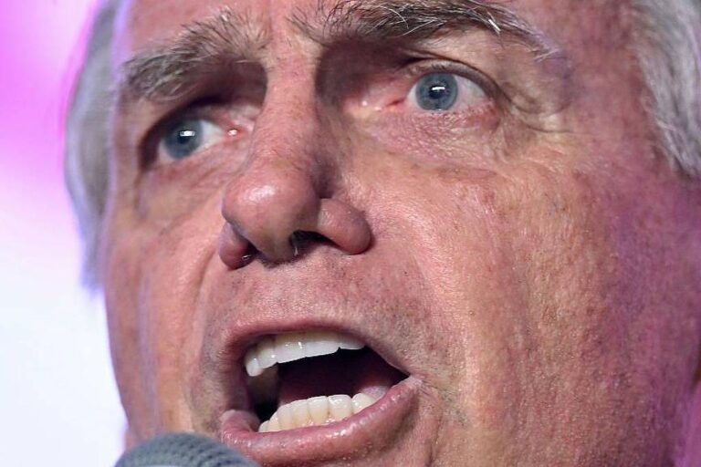 Entenda os medicamentos sertralina e pregabalina utilizados por Bolsonaro