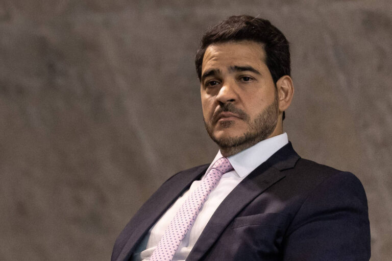 Jorge Messias enfrenta desafios no Senado e busca apoio para sua indicação ao STF