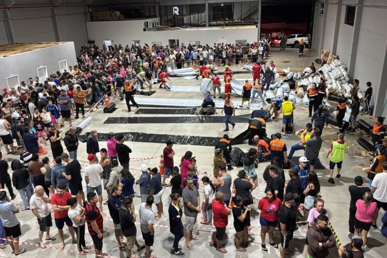Temporal de granizo em Erechim deixa 200 feridos e destrói estruturas