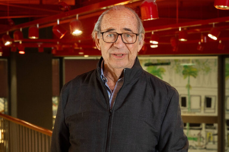 Falece aos 79 anos o escritor e consultor Stephen Kanitz