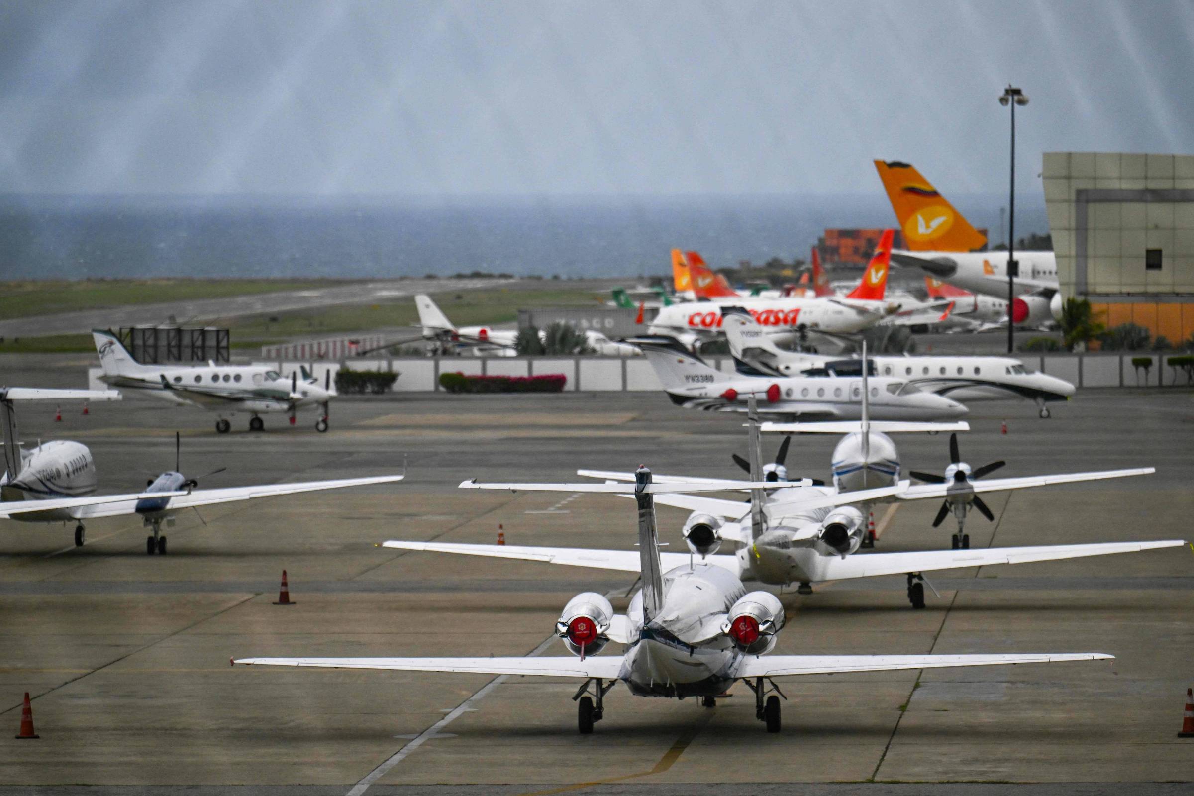 Venezuela impõe prazo a companhias aéreas para retomar voos