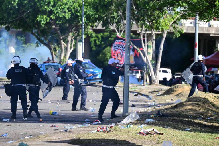 Confusão marca embarque do Flamengo para a final da Libertadores