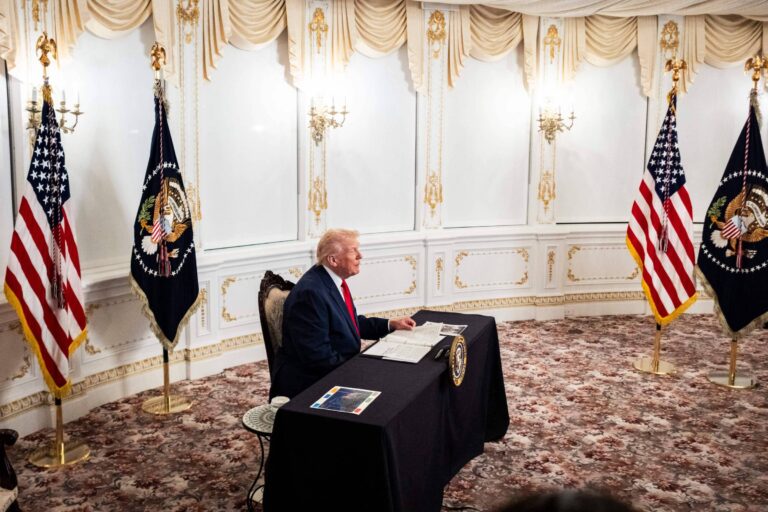 Trump e Maduro trocam telefonema em meio a tensões no Caribe