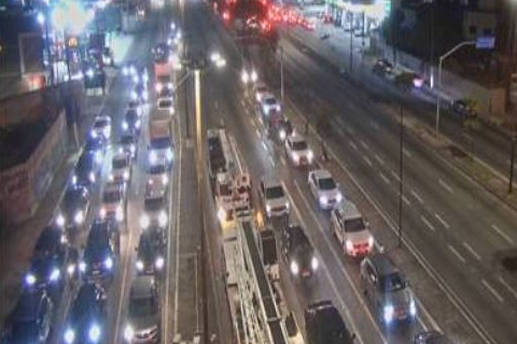 Trânsito intenso em São Paulo no dia de 13º salário e Black Friday
