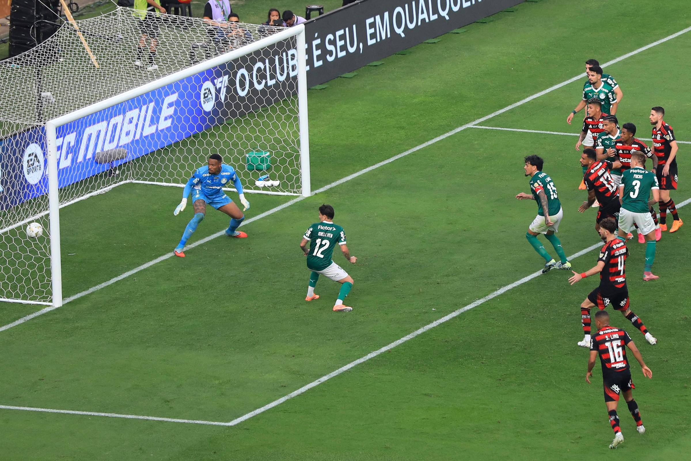 Brasil conquista 25° título da Libertadores e empata com Argentina