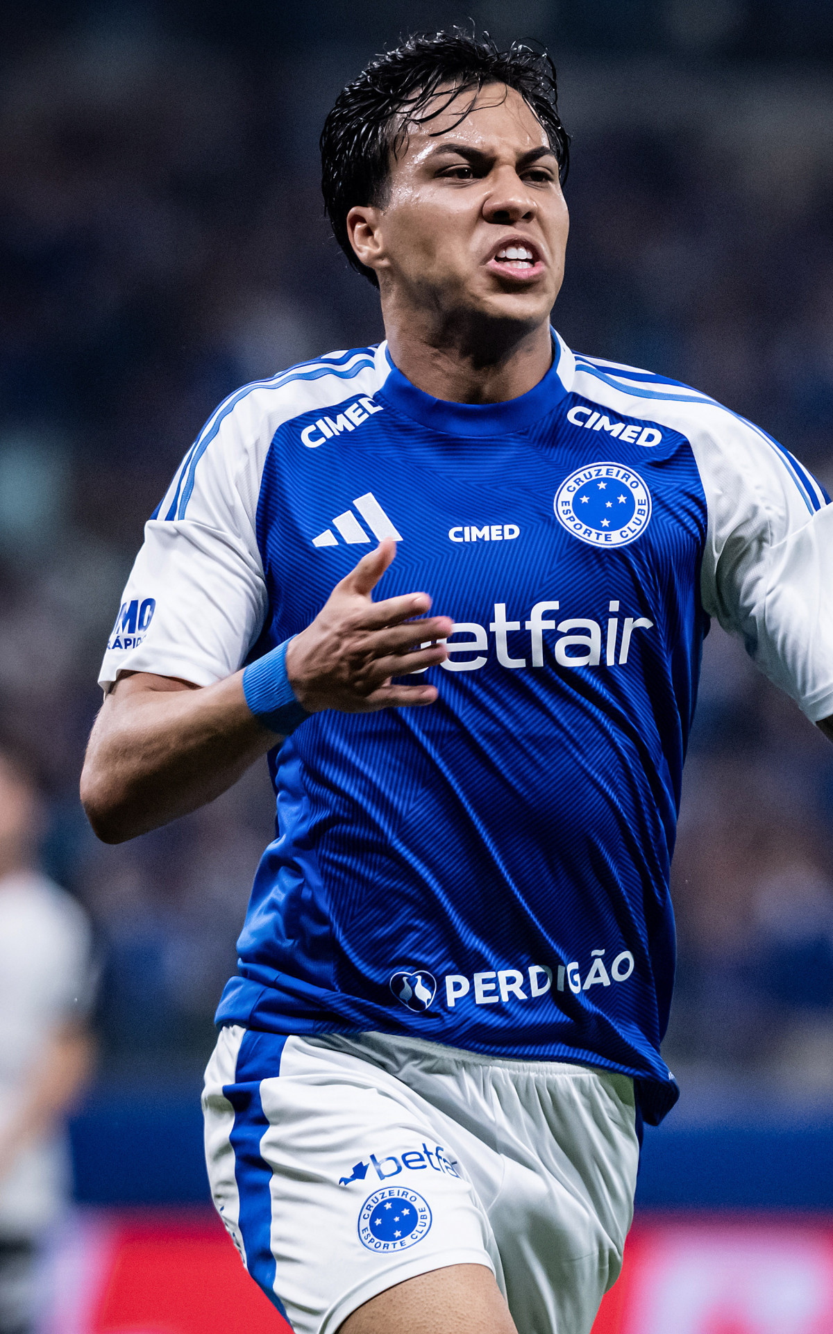 Kaio Jorge ascende no ranking de artilheiros do Brasileirão, desafiando o reinado de Cano