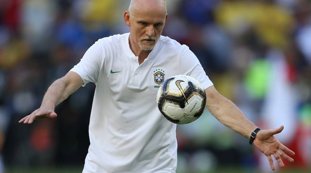 Taffarel Detona Leão Após Críticas a Estrangeiros: ‘Inveja de Mim!’