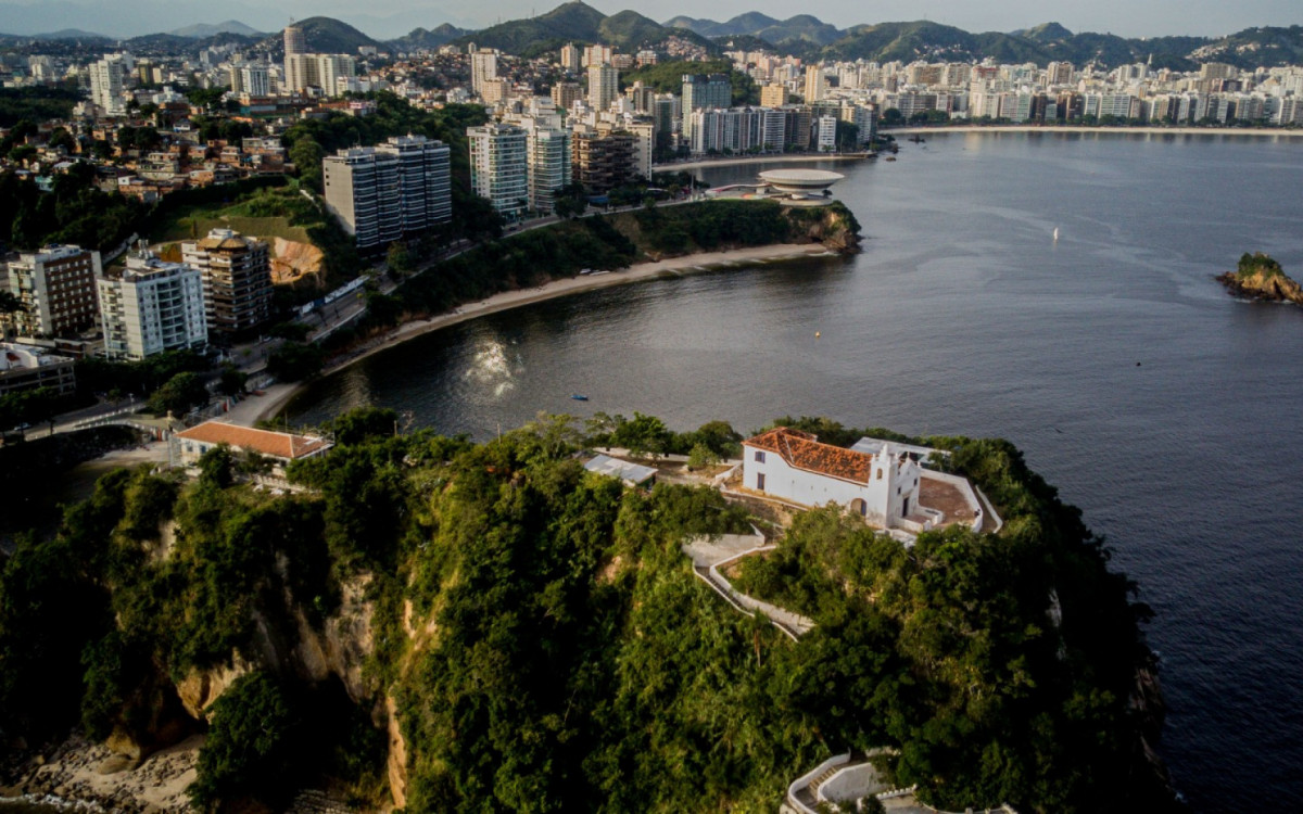 Niterói Rumo ao Saneamento Total: Investimentos Milionários Garantem 100% de Esgoto Tratado até 2028