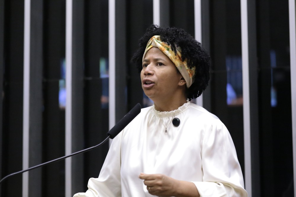 Deputada Sílvia Cristina Intercede por Produtores Rurais e Busca Suspensão de Ações Judiciais no STF