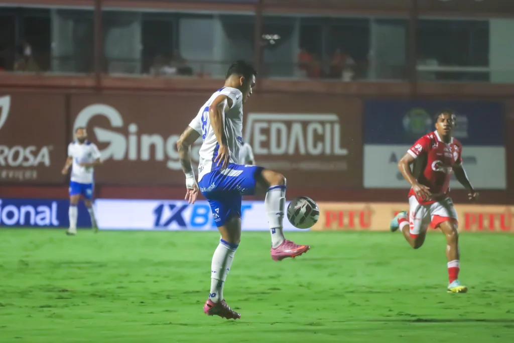 Gol de Jovem Promessa Não Evita Eliminação: Avaí Empata com Vila Nova e Se Despede do Sonho do Acesso