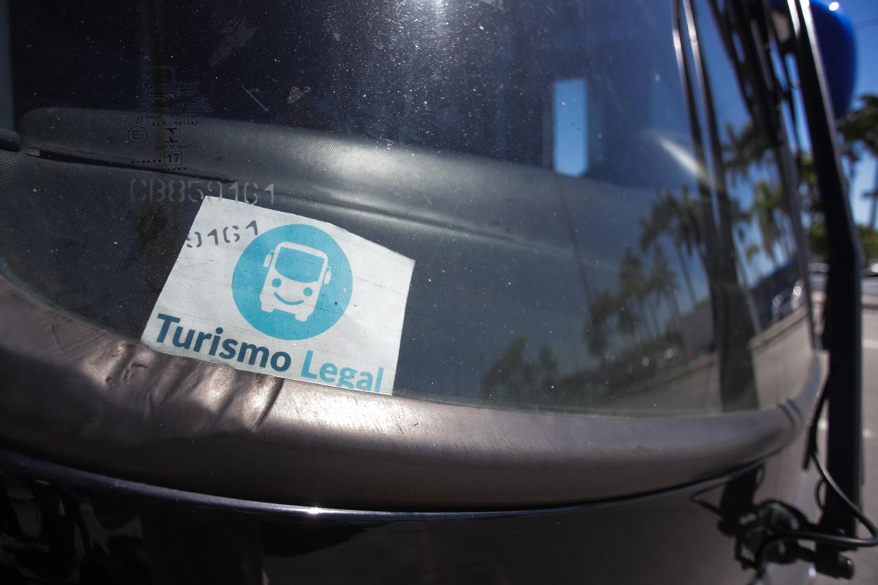 Florianópolis Implementa Selo ‘Turismo Legal’ para Ordenar Circulação de Veículos de Turismo