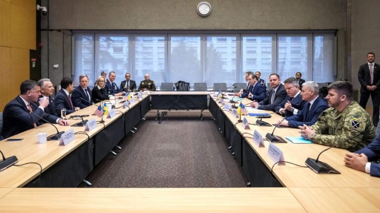 Kremlin critica contraproposta europeia para resolução do conflito na Ucrânia