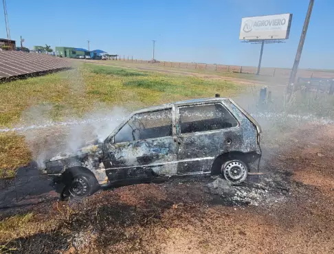 Perseguição cinematográfica na BR-163: Traficante abandona carro em fuga, veículo explode e é preso com 200 kg de maconha