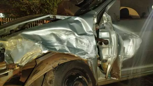 Madrugada Violenta em Campo Grande: Dois Acidentes com Destruição de Veículos e Colisão com Postes