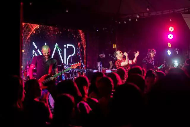 Rock, Soul e Celebração: NAIP e Cassino Boogie Incendeiam o Sunset Growler em Show Histórico