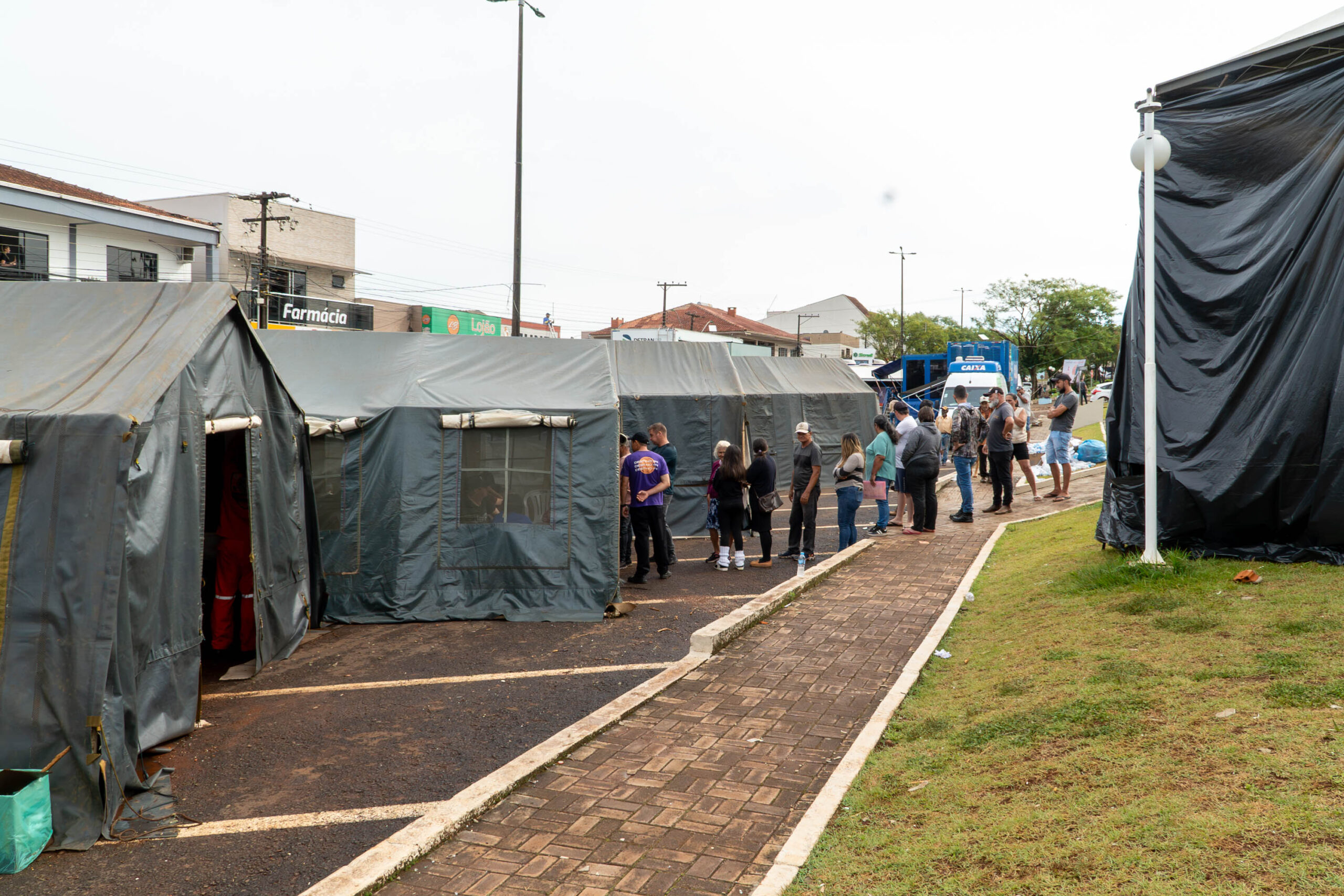 Governo do Paraná inicia pagamentos do auxílio “Superação” a famílias afetadas por tornado em Rio Bonito do Iguaçu