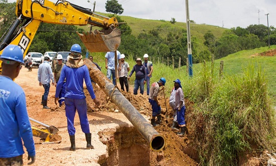 Ação Rápida Restabelece Abastecimento de Água em Umbaúba e Região Após Rompimento de Adutora