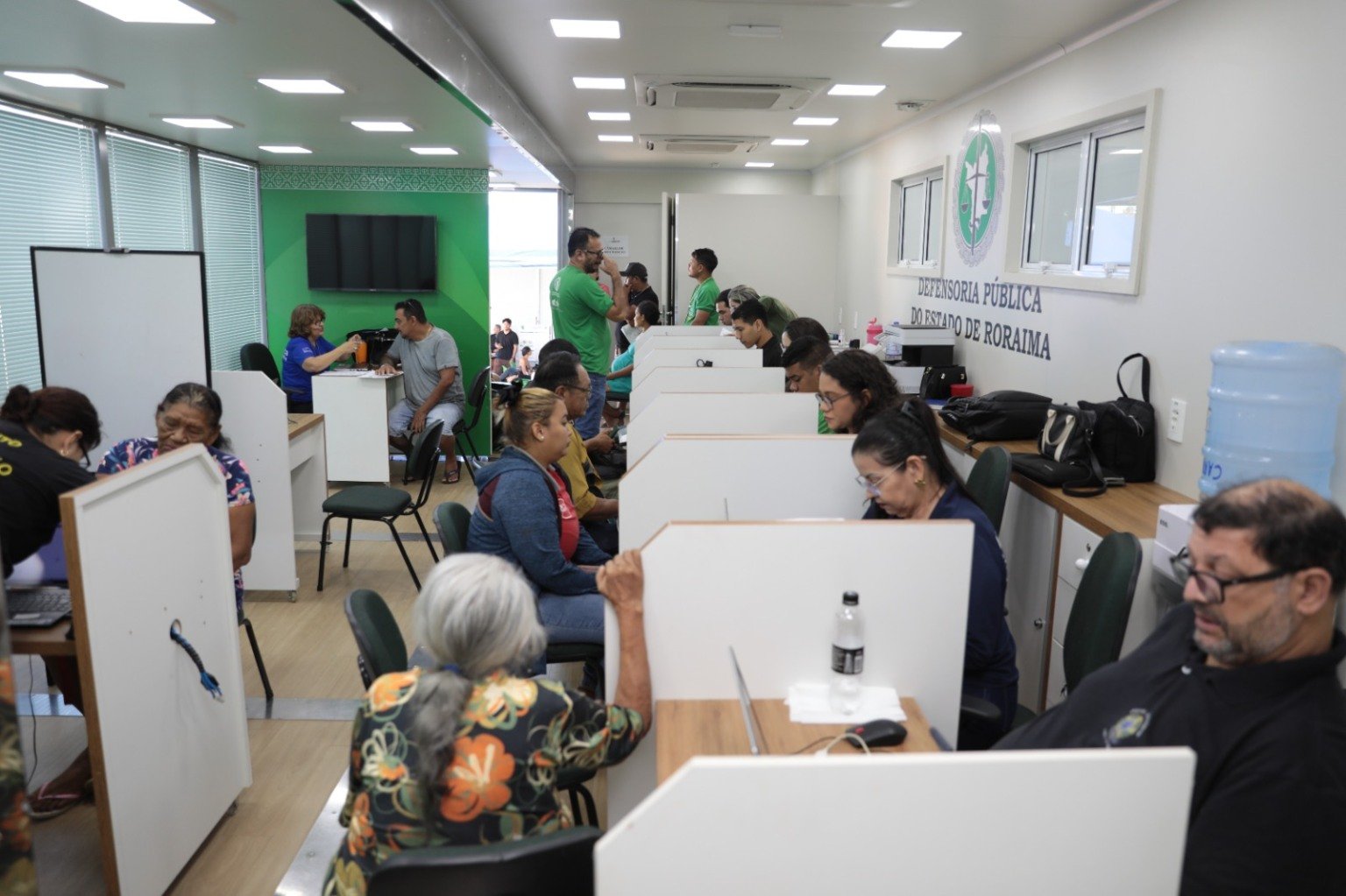 Carreta dos Direitos leva serviços essenciais e gratuitos ao Conjunto Cidadão em Roraima